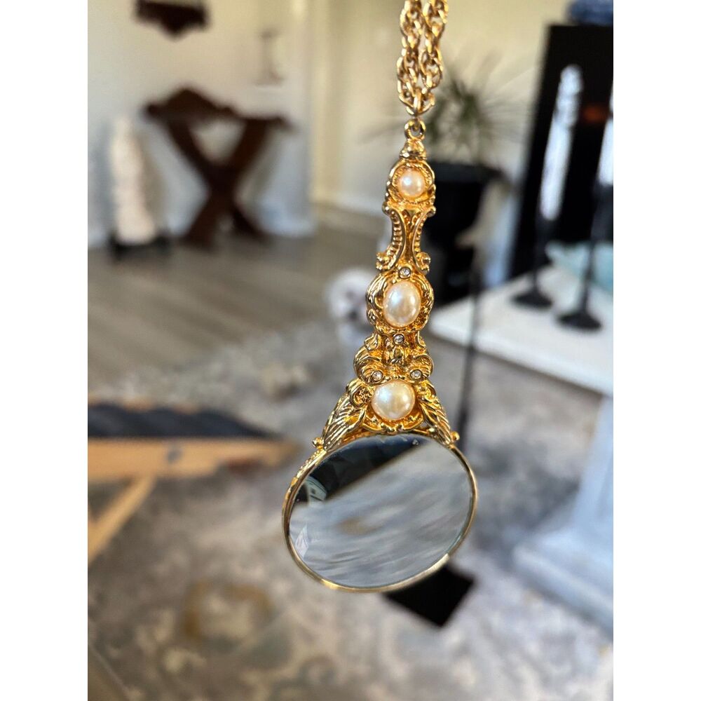Vintage Joan Rivers Magnifying Glass Necklace - Picture 3 of 6